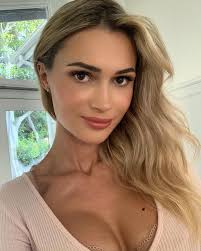 ELLA ROSE